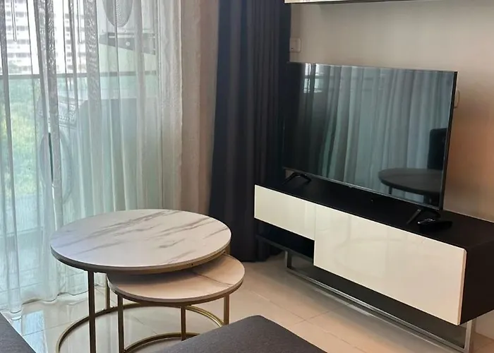 Spacious Sukhumvit Near Emquartier Apartment *