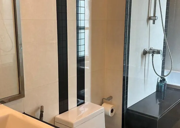 Spacious Sukhumvit Near Emquartier Bangkok