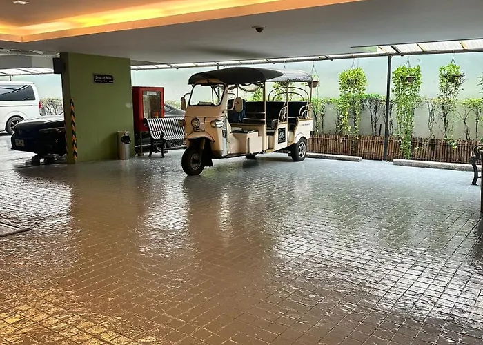 Spacious Sukhumvit Near Emquartier Apartment Bangkok
