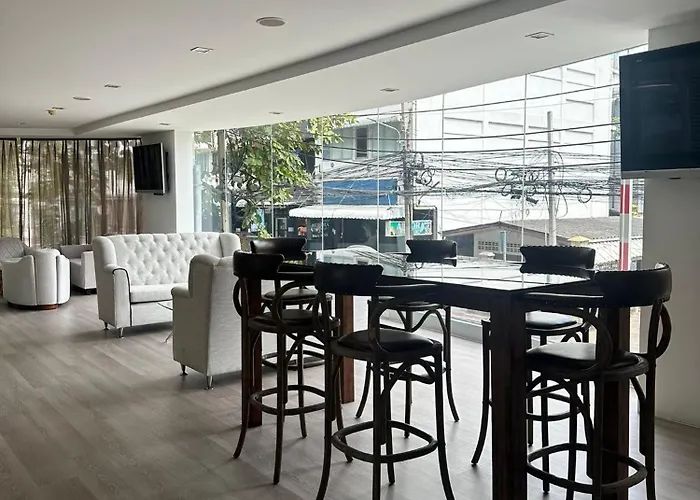 Spacious Sukhumvit Near Emquartier *