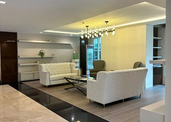 Spacious Sukhumvit Near Emquartier Bangkok