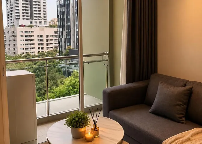 Spacious Sukhumvit Near Emquartier Apartment *