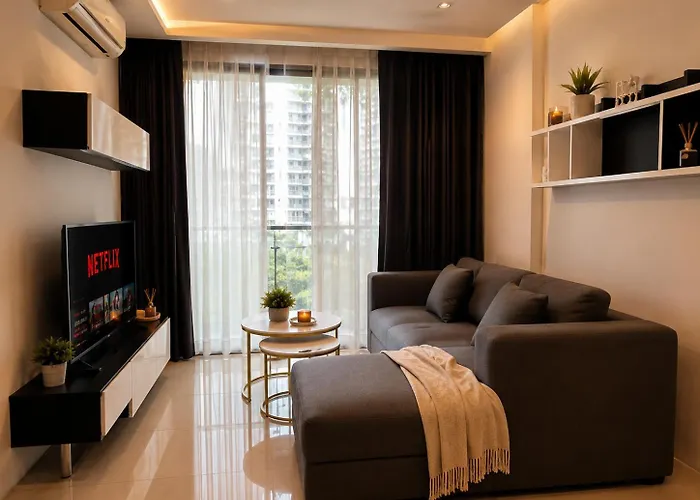 Spacious Sukhumvit Near Emquartier Apartment *